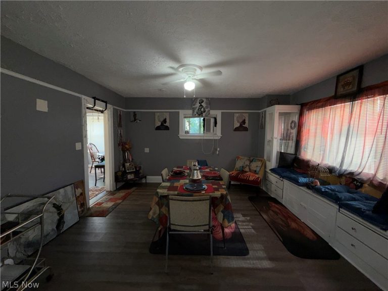 18710 Neff Road, Cleveland, OH - Photo 3