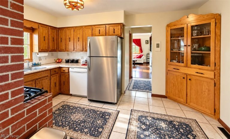 1364 Youll Street, Niles, OH - Photo 8