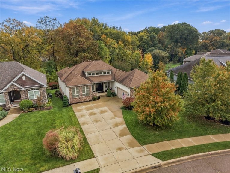1137 Laurel Green Drive, North Canton, OH - Photo 5