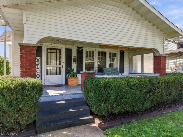 324 Woodrow Street, North Canton, OH - Photo 3