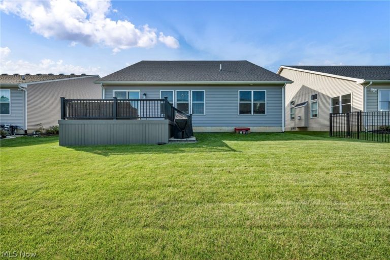 36564 Appian Way, North Ridgeville, OH - Photo 3