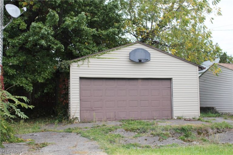 1177 147th Street, Cleveland, OH - Photo 3