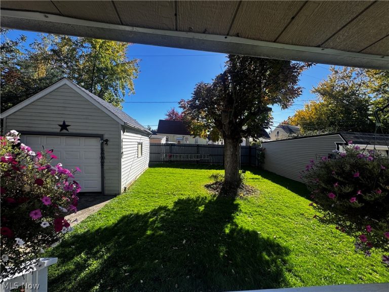 11801 Kensington Avenue, Cleveland, OH - Photo 8