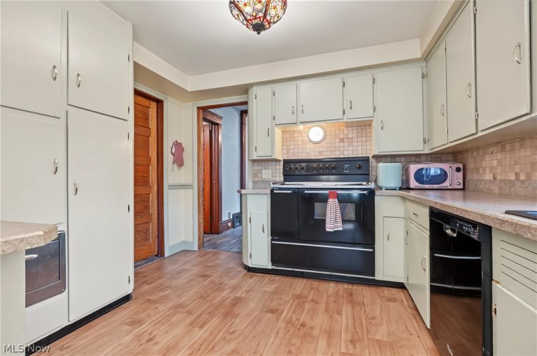 323 Prospect Street, Girard, OH - Photo 4