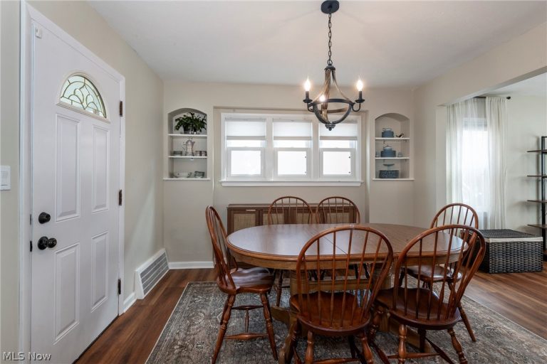 16908 Laverne Avenue, Cleveland, OH - Photo 8