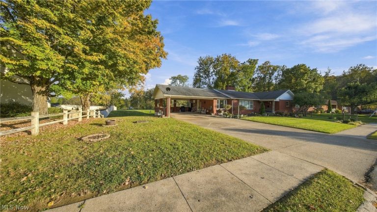 3304 Cadillac Drive, Parkersburg, WV - Photo 3