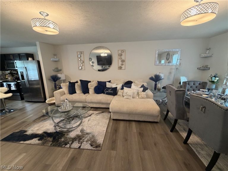 105 Zenith Court, Eastlake, OH - Photo 3