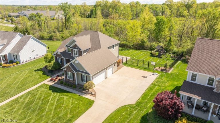 3358 Ridgely Park Drive, Poland, OH - Photo 5