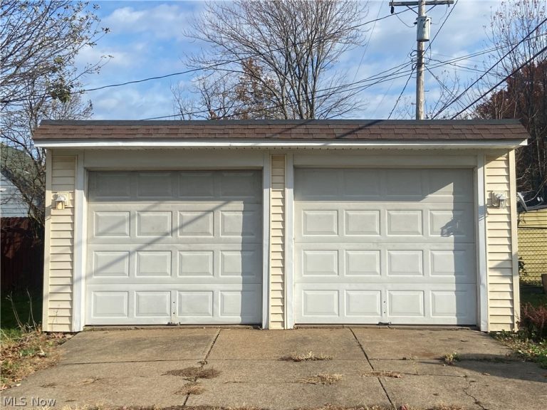 12113 Wayland Avenue, Cleveland, OH - Photo 6