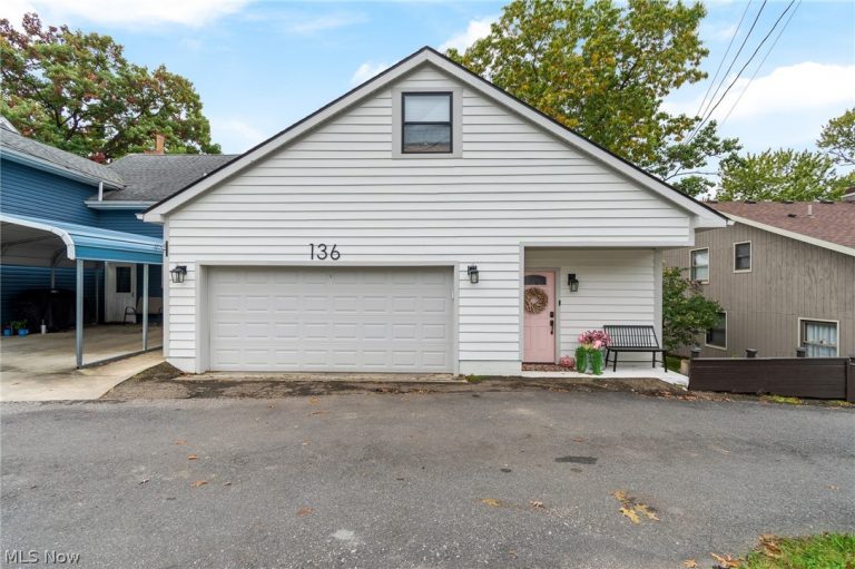 136 Wymore Avenue, Akron, OH - Photo 2