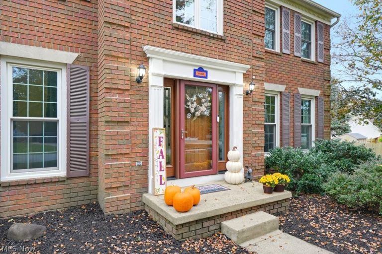 9020 Humberside Avenue, North Canton, OH - Photo 2