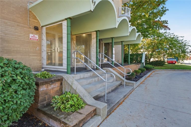 14567 Madison Avenue #303, Lakewood, OH - Photo 5