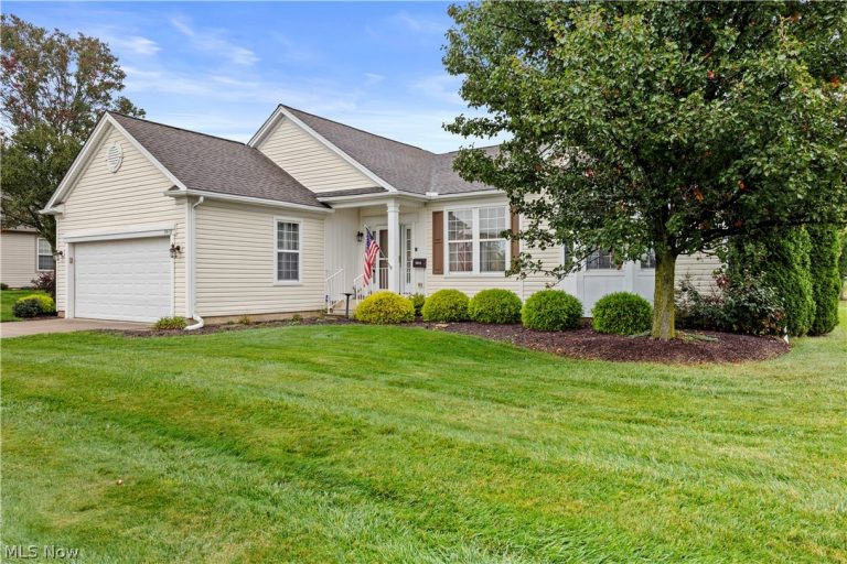 9443 Drury Way, North Ridgeville, OH - Photo 2