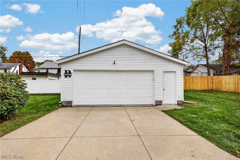733 Roslyn Avenue, Akron, OH - Photo 5