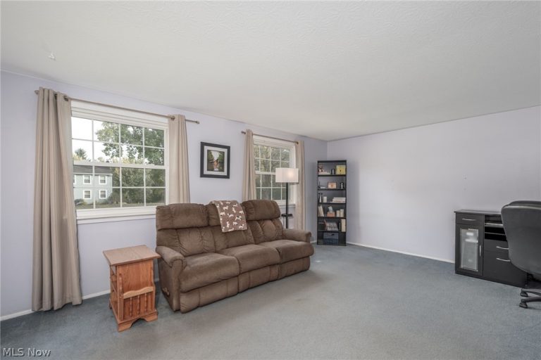 1800 Carver Lane, Hudson, OH - Photo 4