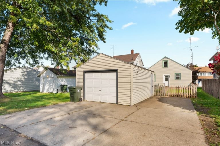 1147 Concord Avenue, Canton, OH - Photo 4