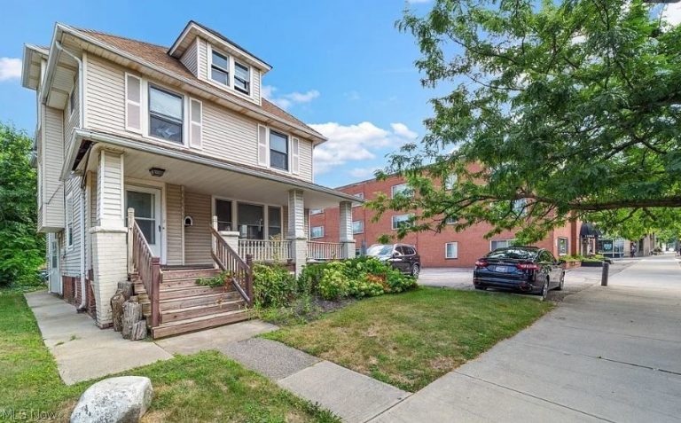 12913 Larchmere Boulevard, Shaker Heights, OH - Photo 2