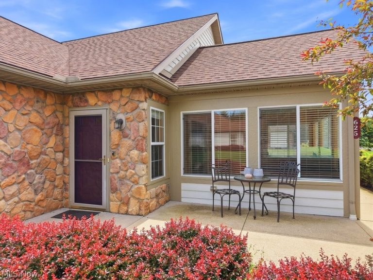 625 Crossings Circle, Tallmadge, OH - Photo 2