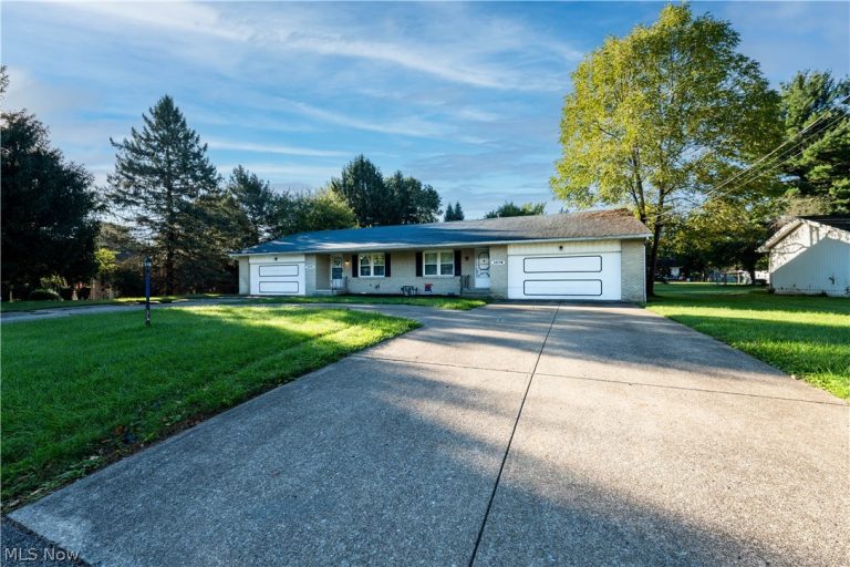 3575 Perry Drive, Massillon, OH - Photo 2