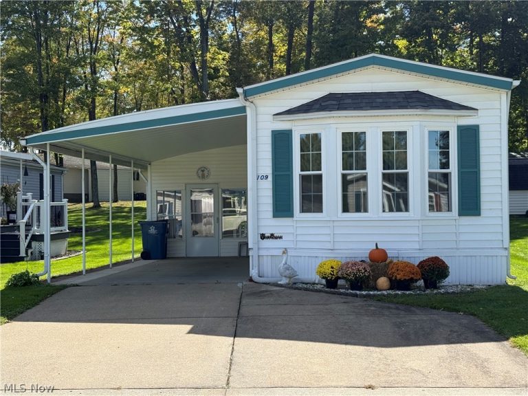 1229 Columbiana Lisbon Road #109, Columbiana, OH, 44408
