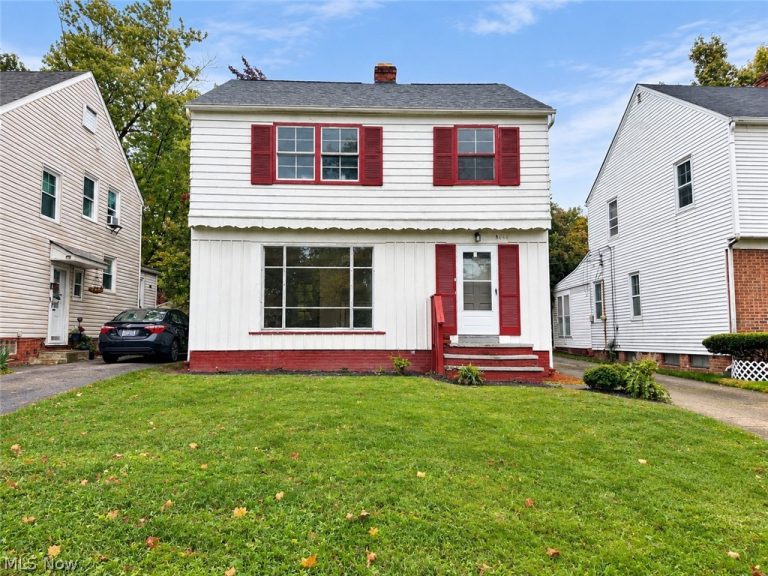 3674 Monticello Boulevard, Cleveland Heights, OH, 44121