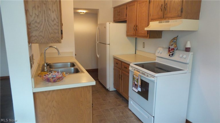 4362 Inner Circle Drive #A11, Brunswick, OH - Photo 5