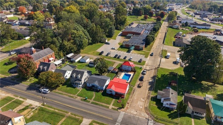 2200 Fairview Avenue, Parkersburg, WV - Photo 3