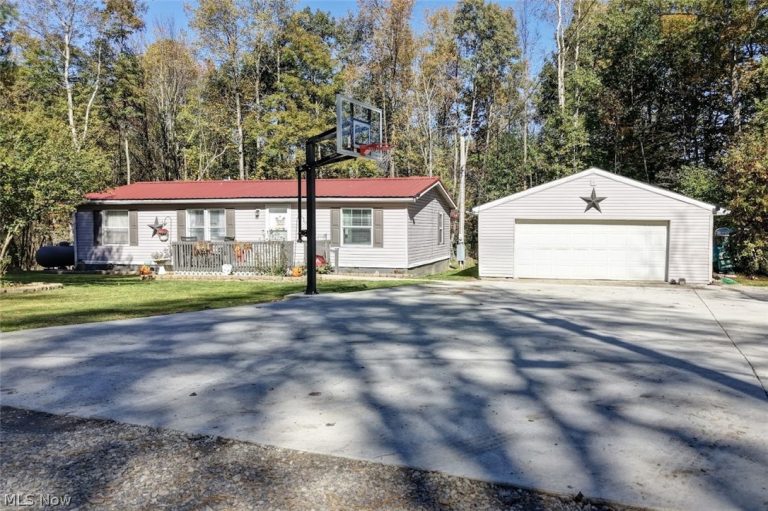 6791 Tracy Rd SE, Uhrichsville, OH, 44683