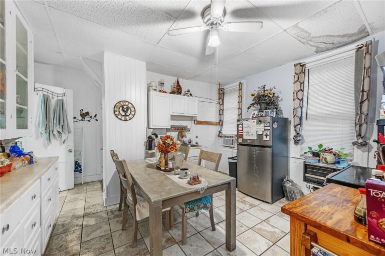 2653 27th Street, Cleveland, OH - Photo 4
