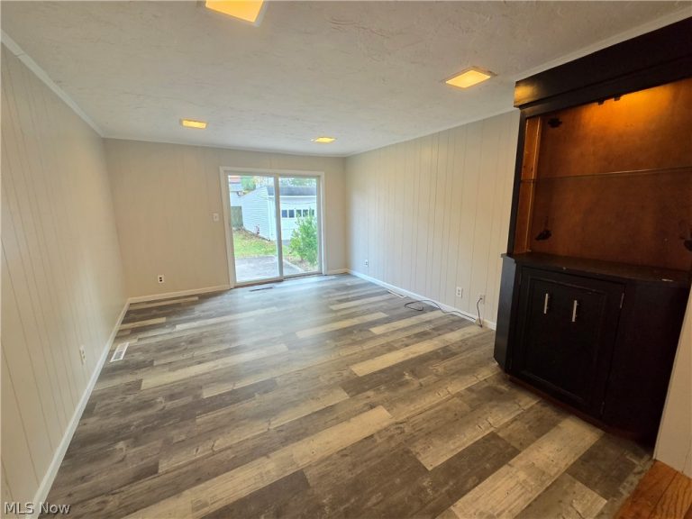 4418 Baintree Road, University Heights, OH - Photo 8
