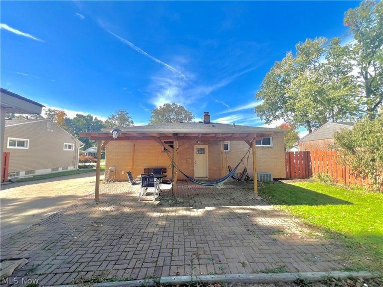 5987 Porter Road, North Olmsted, OH - Photo 6