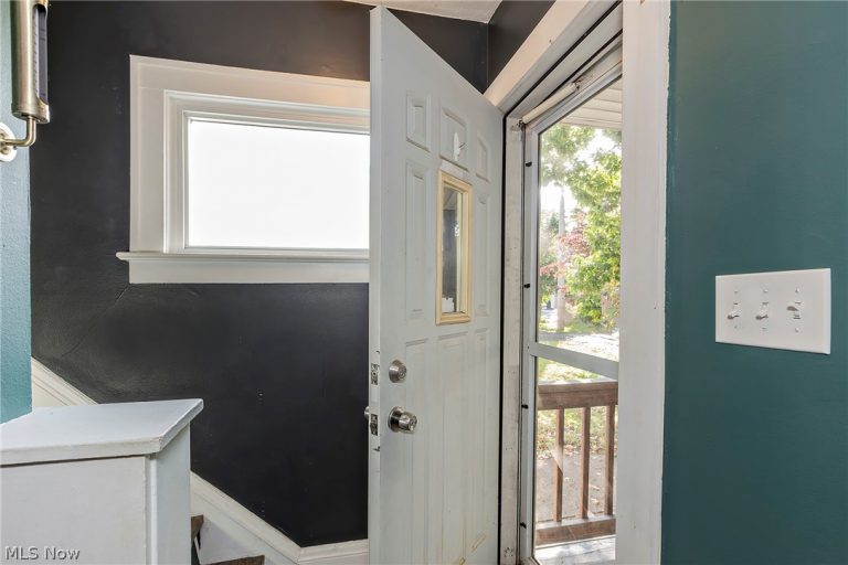 3854 Brookside Boulevard, Cleveland, OH - Photo 3