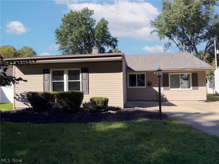9022 Manorford Drive, Cleveland, OH, 44130