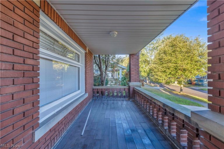 10004 Park Heights Avenue, Garfield Heights, OH - Photo 2