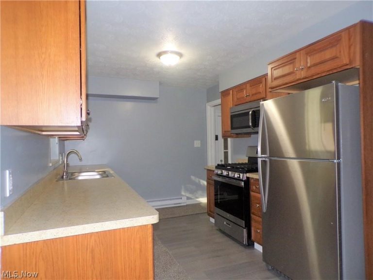 152 Yorkshire Boulevard, Youngstown, OH - Photo 6