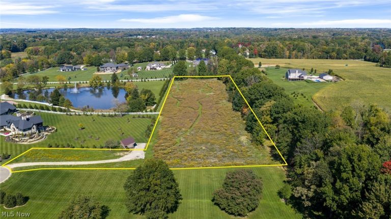 7514 Farmbrook Avenue, North Canton, OH, 44720
