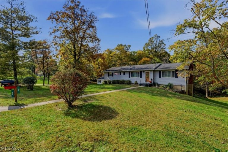 81 Pinecrest Drive, Washington, WV - Photo 3
