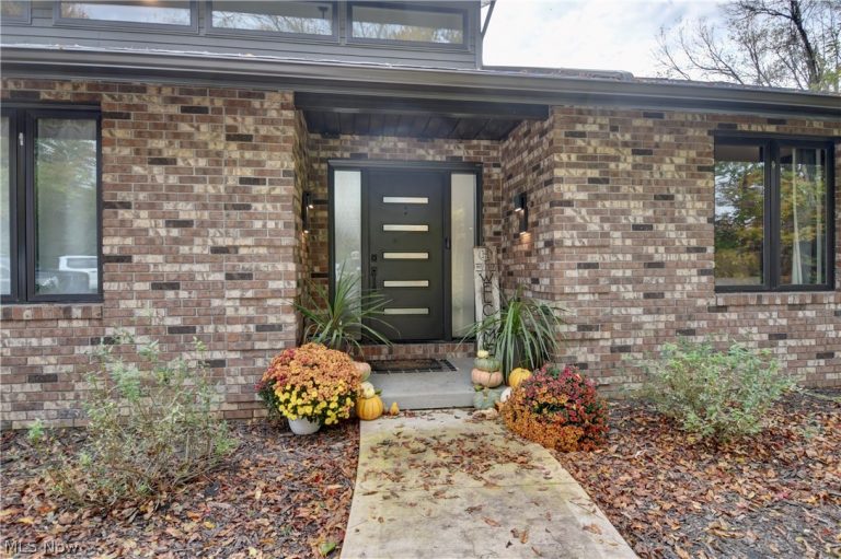 586 Hilan Avenue, New Philadelphia, OH - Photo 2