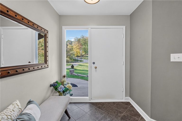 10828 Greenhaven Parkway, Brecksville, OH - Photo 5