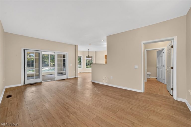 8693 Alexandra Drive #4A, North Royalton, OH - Photo 5