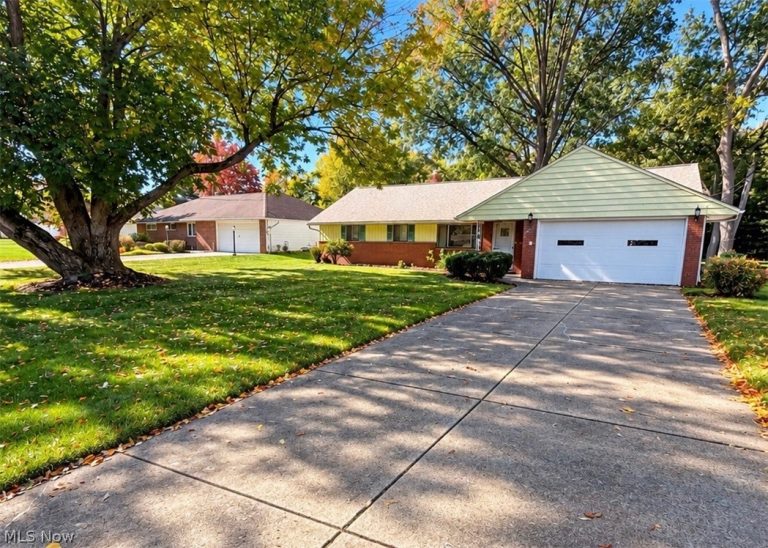 470 Karl Drive, Richmond Heights, OH - Photo 2