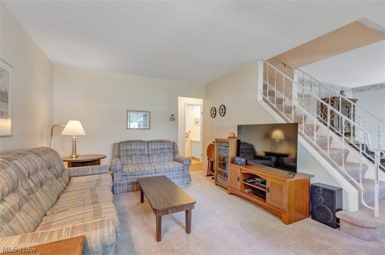 4310 Hyde Park #4, North Olmsted, OH - Photo 6
