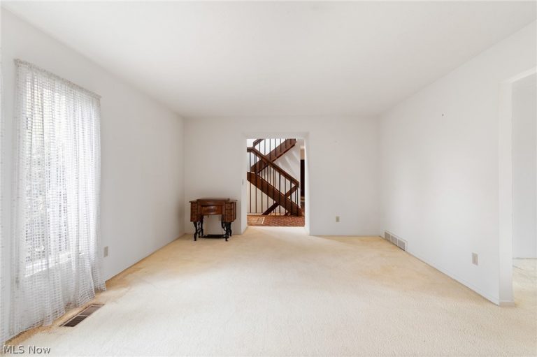 2962 Wildridge Drive, Massillon, OH - Photo 5