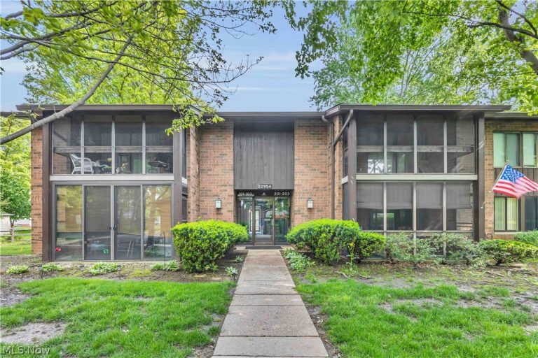 22954 Maple Ridge Road #202B, North Olmsted, OH, 44070