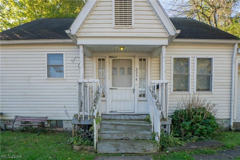 2354 21st Street, Canton, OH - Photo 2