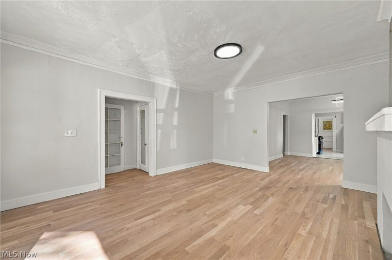 3379 Euclid Heights Boulevard, Cleveland Heights, OH - Photo 5