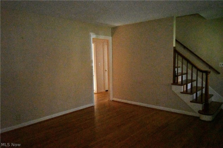 457 Orlo Lane, Youngstown, OH - Photo 6
