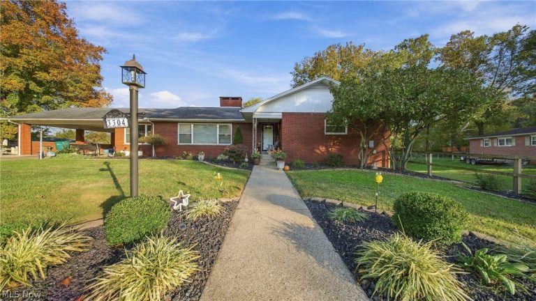 3304 Cadillac Drive, Parkersburg, WV - Photo 2