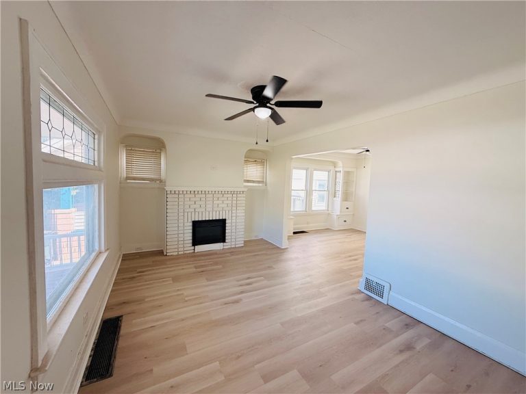 10812 Park Heights Avenue, Garfield Heights, OH - Photo 2