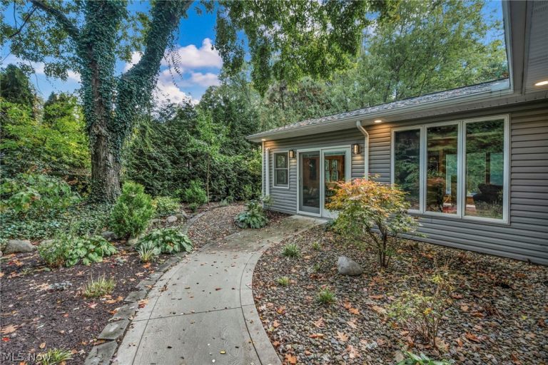 513 Somerset Road, Akron, OH - Photo 5